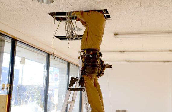 実力ある人材を正社員として迎え入れます | 大阪での電気工事なら豊富な実績を持つ株式会社一円工業